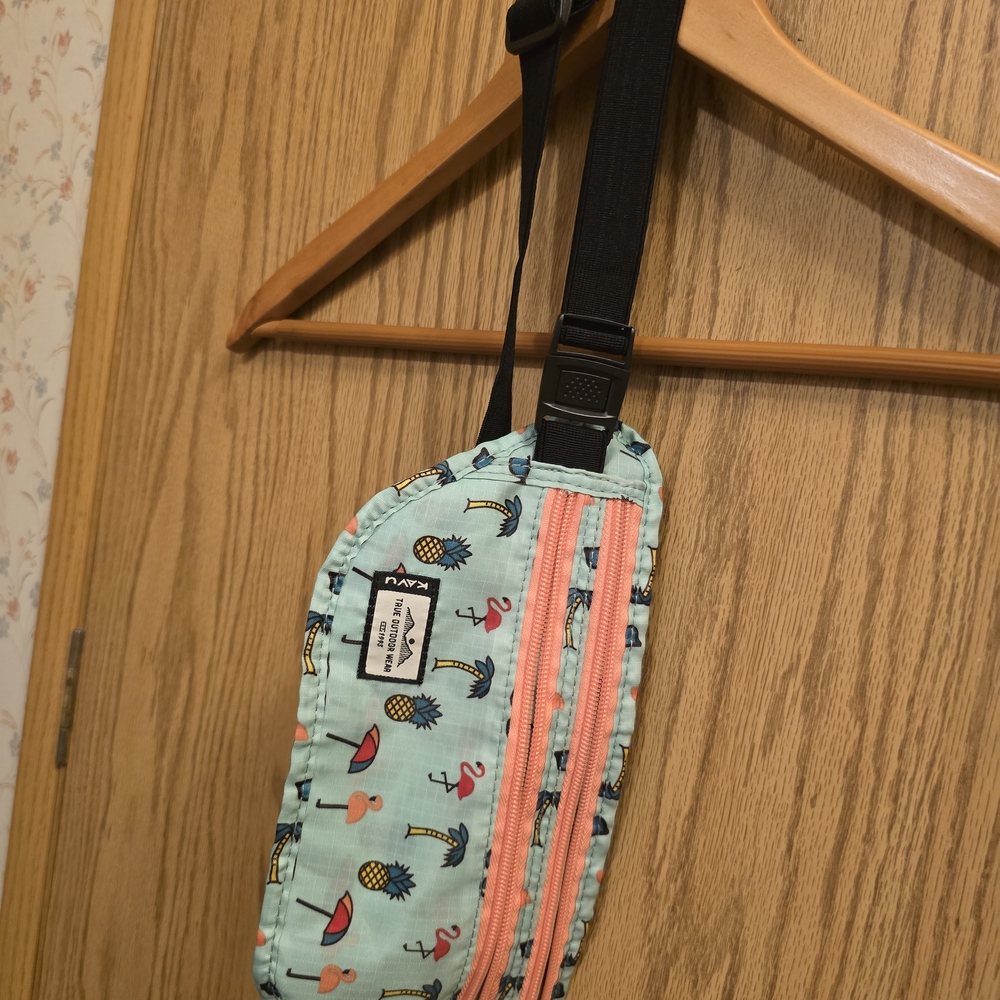 Kavu Kids Pineapple Flamingo Bag - Mint and Coral